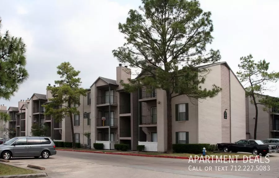 13925 Whispertrail Court, Houston, TX 77014 photo 3