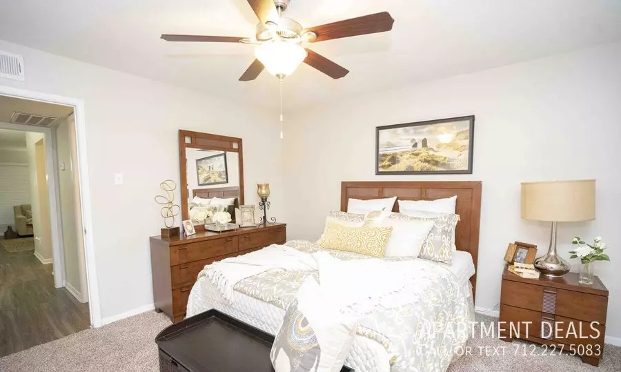 141 Kempwood Drive, Houston, TX 77080 photo 2