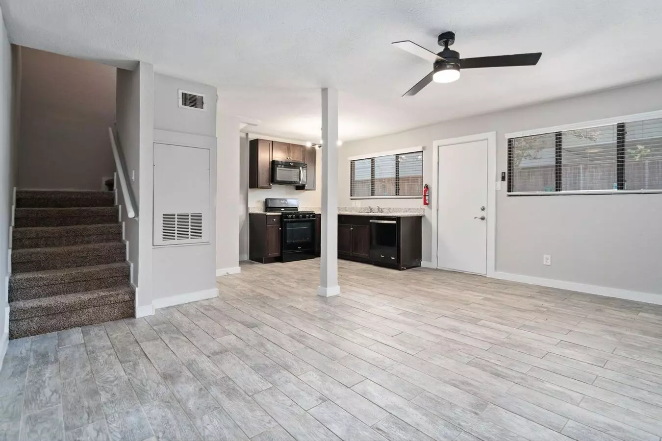 Live Montrose 1423 Kipling photo 3