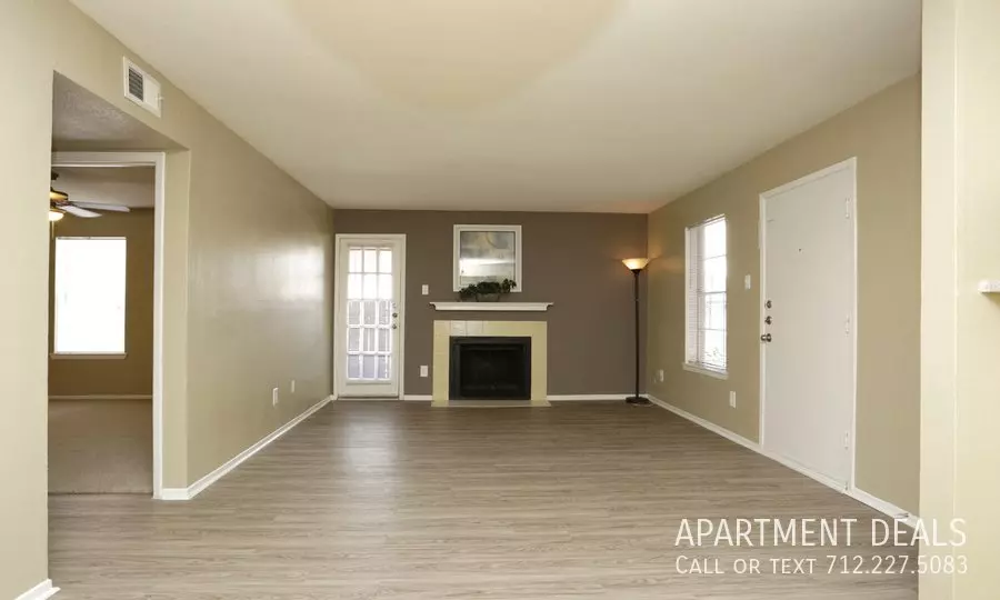 14409 Pavilion Pt photo 4