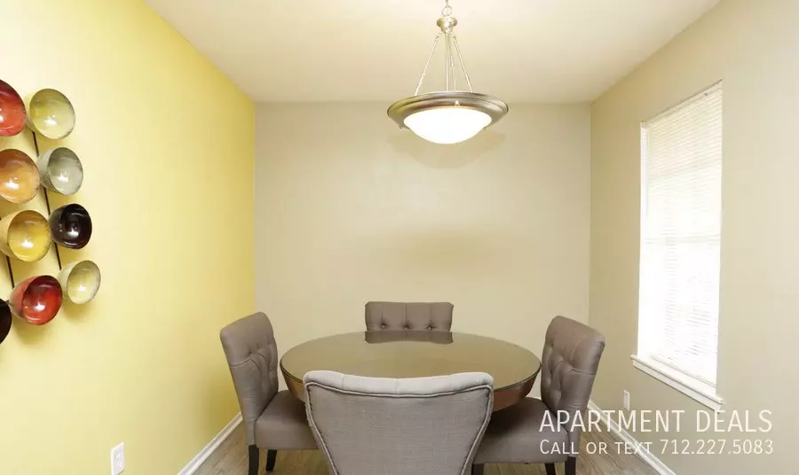 14409 Pavilion Pt photo 3