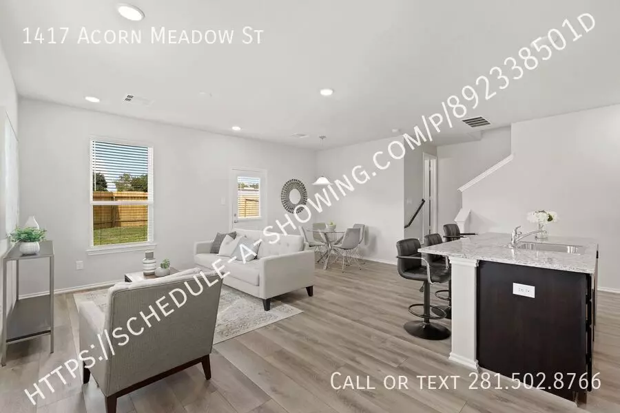 1453 Acorn Meadow Street, Houston, TX 77067 photo 2