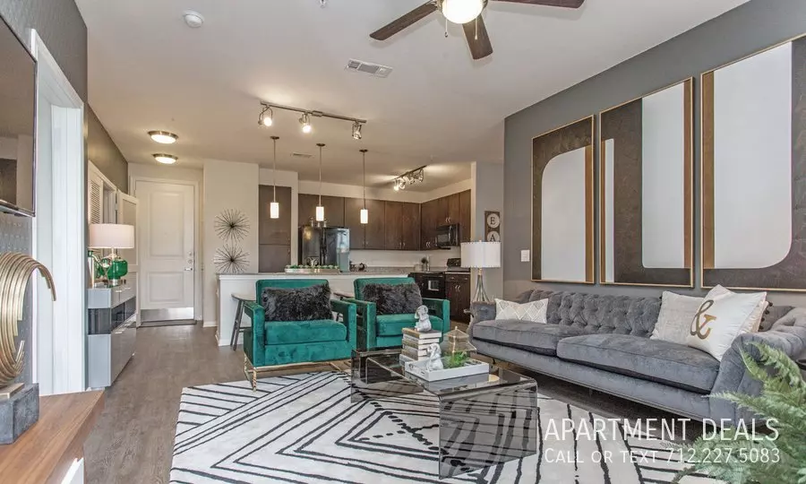 14586 Crosby Fwy photo 4
