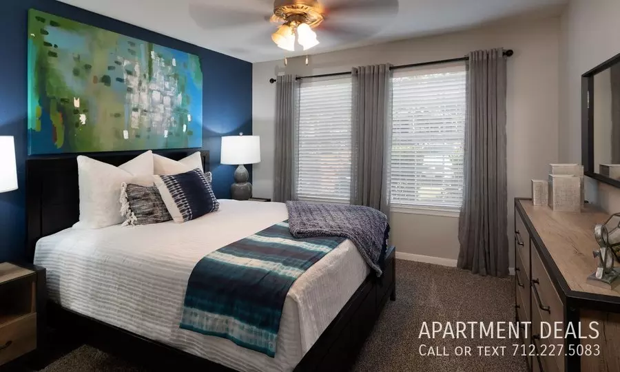 1508 Enclave Parkway, Houston, TX 77077 photo 2