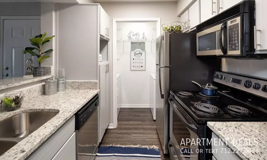 1508 Enclave Parkway, Houston, TX 77077 photo 4