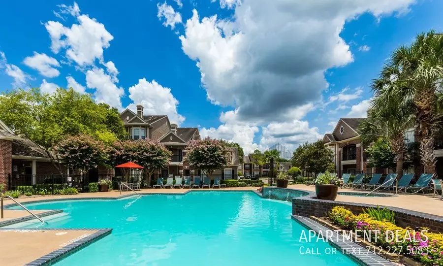 15217 Park St photo 2