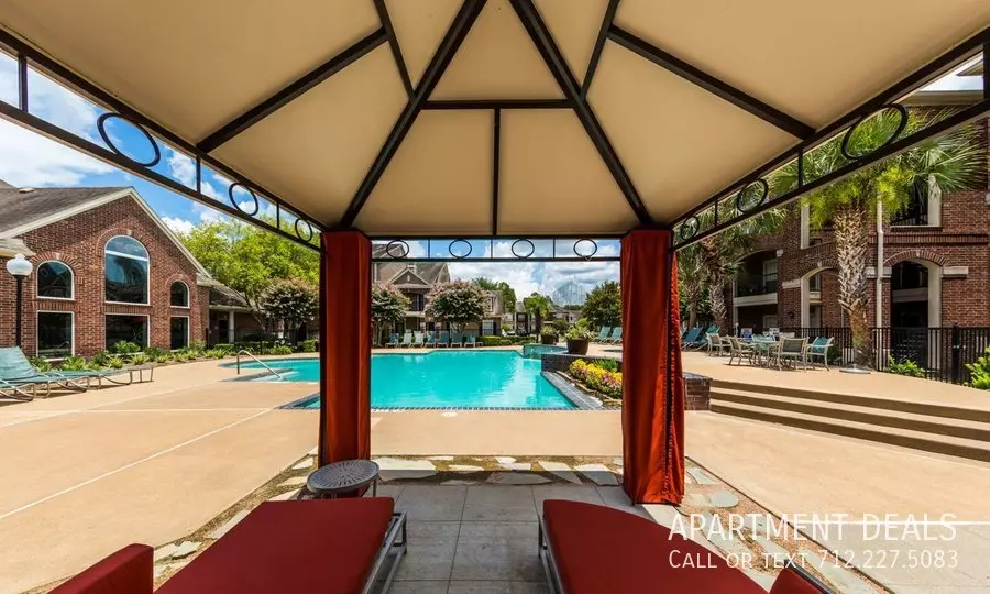 15217 Park St photo 3