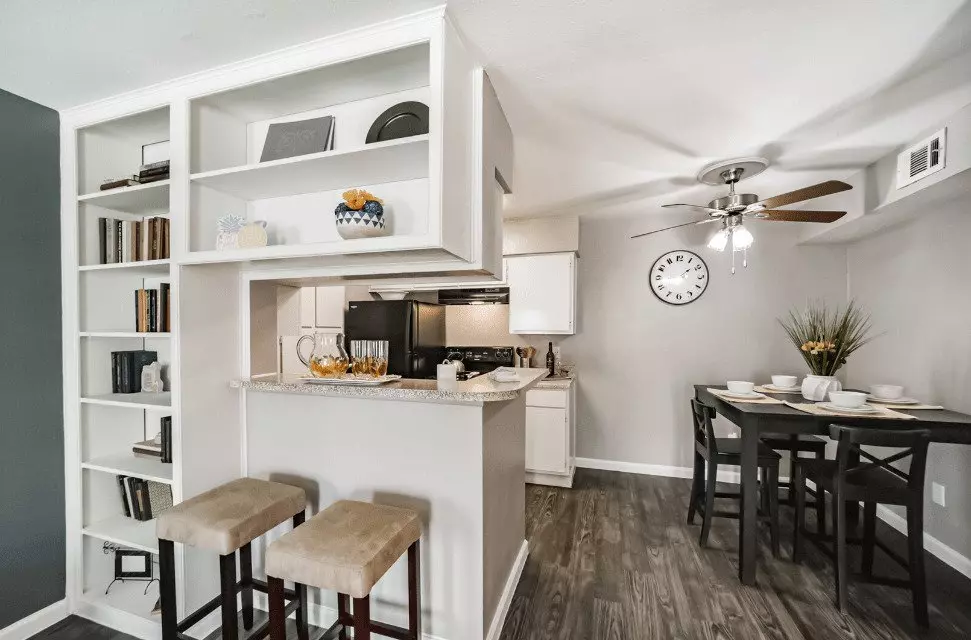 15330 Ella Boulevard Boulevard, Houston, TX 77090 photo 2