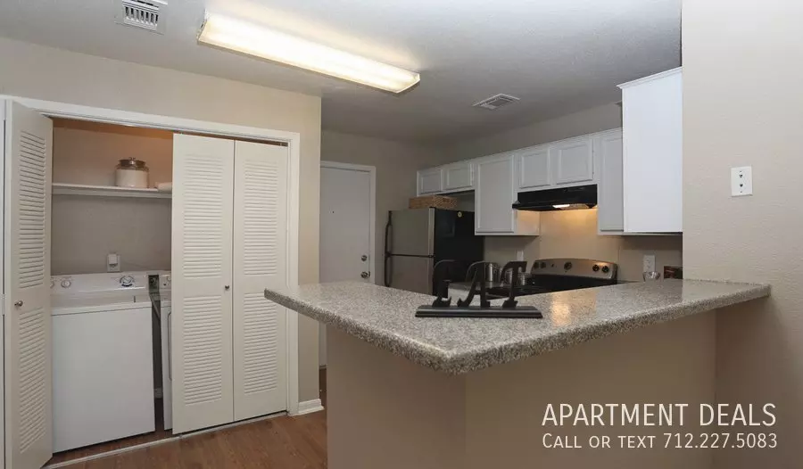 15461 Ella Boulevard, Houston, TX 77090 photo 5