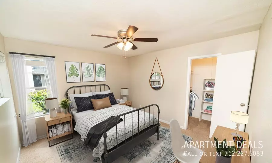 15906 Space Center Boulevard, Houston, TX 77062 photo 2