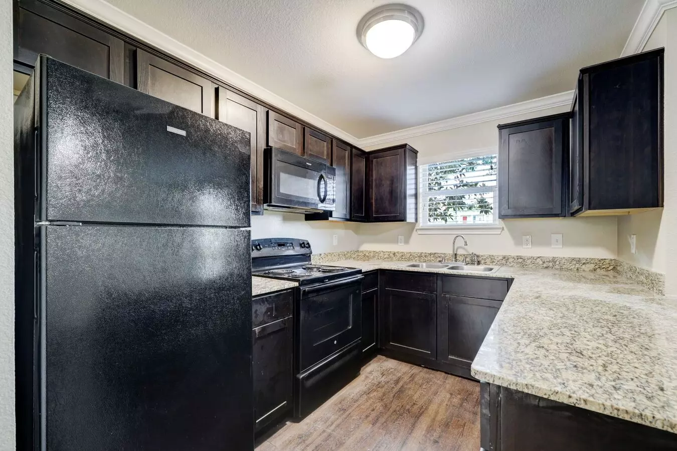 1600 West Tc Jester Boulevard, Houston, TX 77008 photo 3