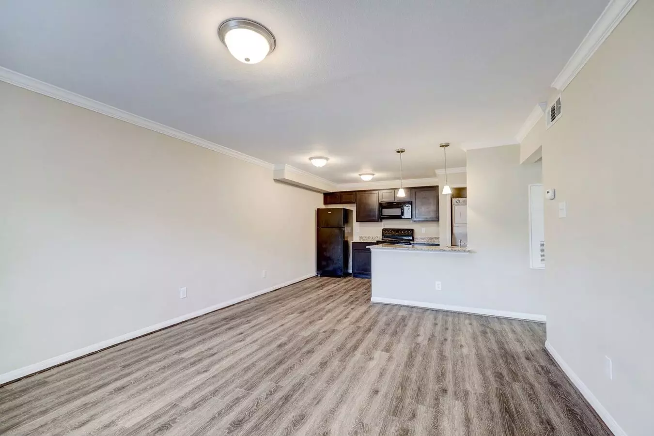 1600 West Tc Jester Boulevard, Houston, TX 77008 photo 2