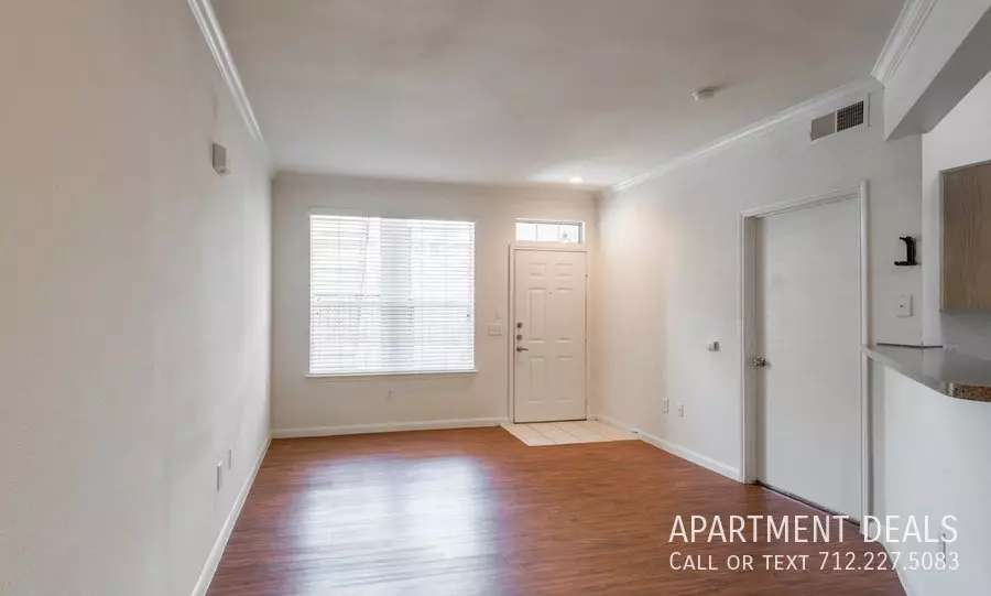 16107 Imperial Valley Drive, Houston, TX 77060 photo 2