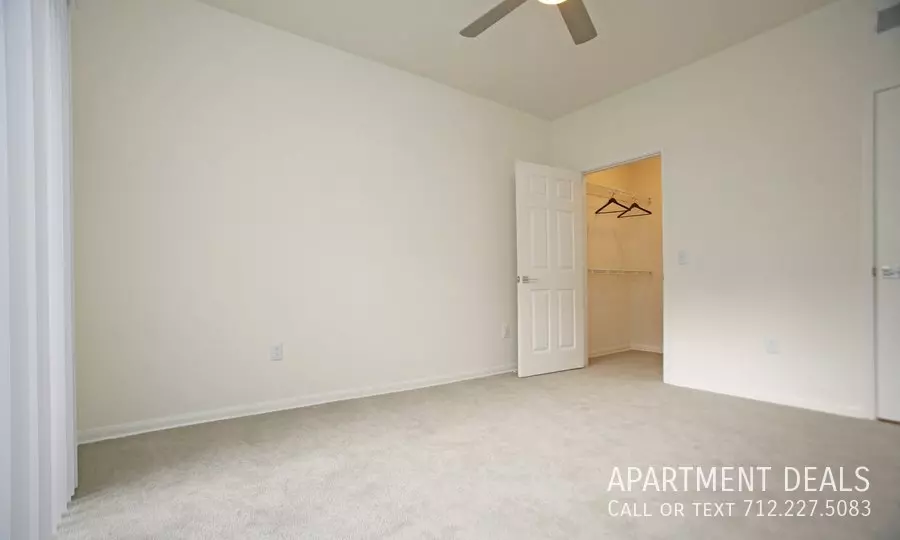 1646 East T C Jester Boulevard, Houston, TX 77008 photo 3