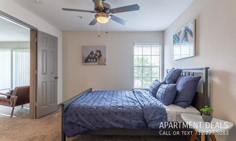 1706 T C Jester Boulevard, Houston, TX 77008 photo 4