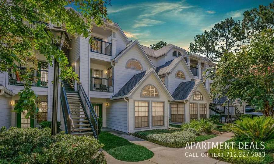 1706 T C Jester Boulevard, Houston, TX 77008 photo 2