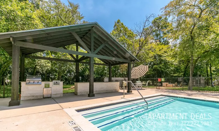 1706 T C Jester Boulevard, Houston, TX 77008 photo 5