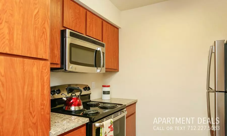 1707 Upland Drive, Houston, TX 77043 photo 3