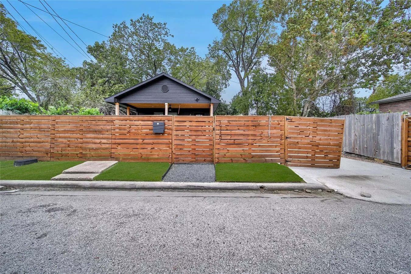 1710 Shelby Street, Houston, TX 77009 photo 3