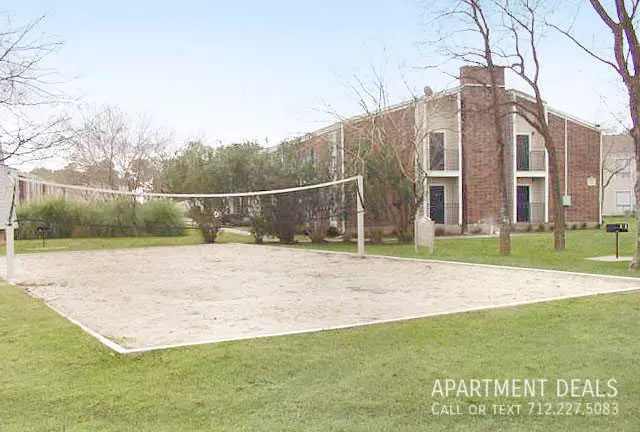 17133 Mynor Woods Lane, Houston, TX 77060 photo 3