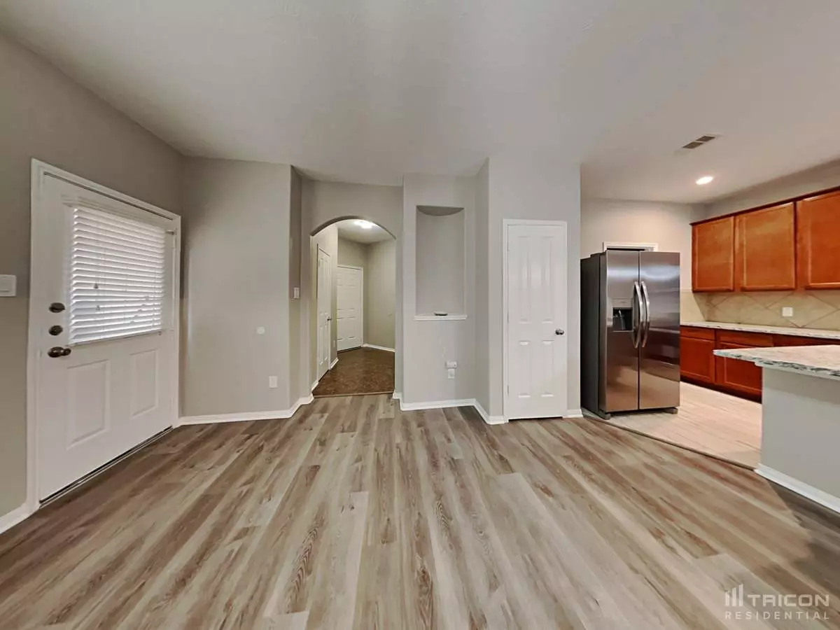 17146 Amarose Drive, Houston, TX 77090 photo 4