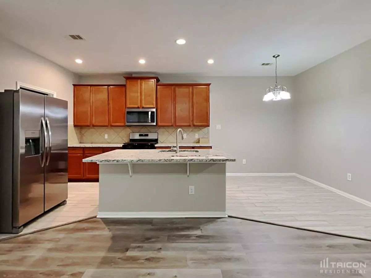 17146 Amarose Drive, Houston, TX 77090 photo 5