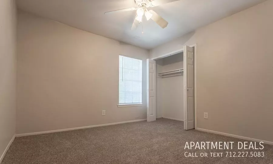17636 Wayforest Drive, Houston, TX 77060 photo 4