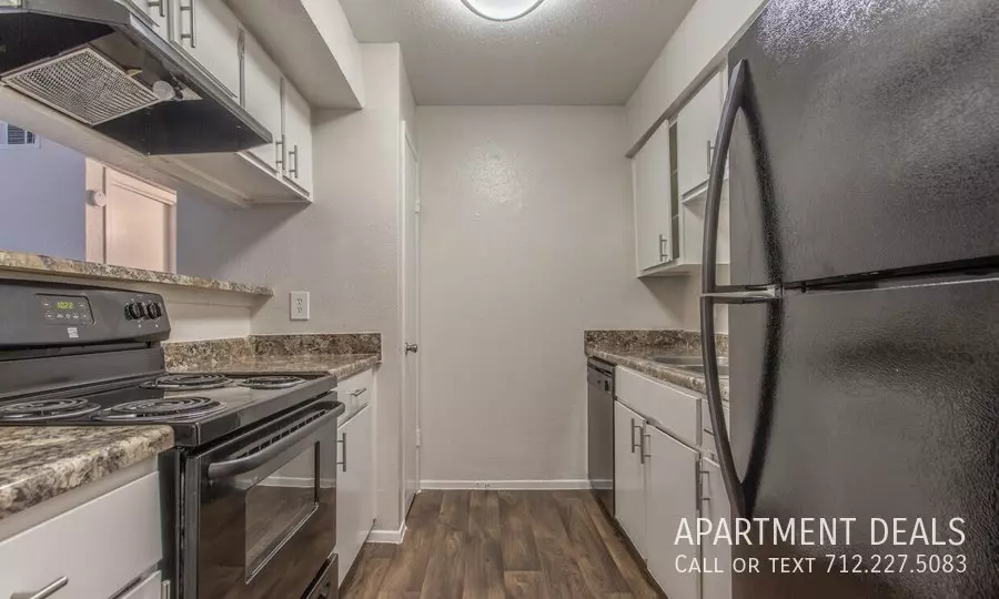 17636 Wayforest Drive, Houston, TX 77060 photo 2