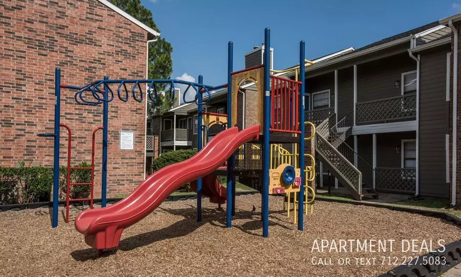 18 Easton Commons Dr photo 3