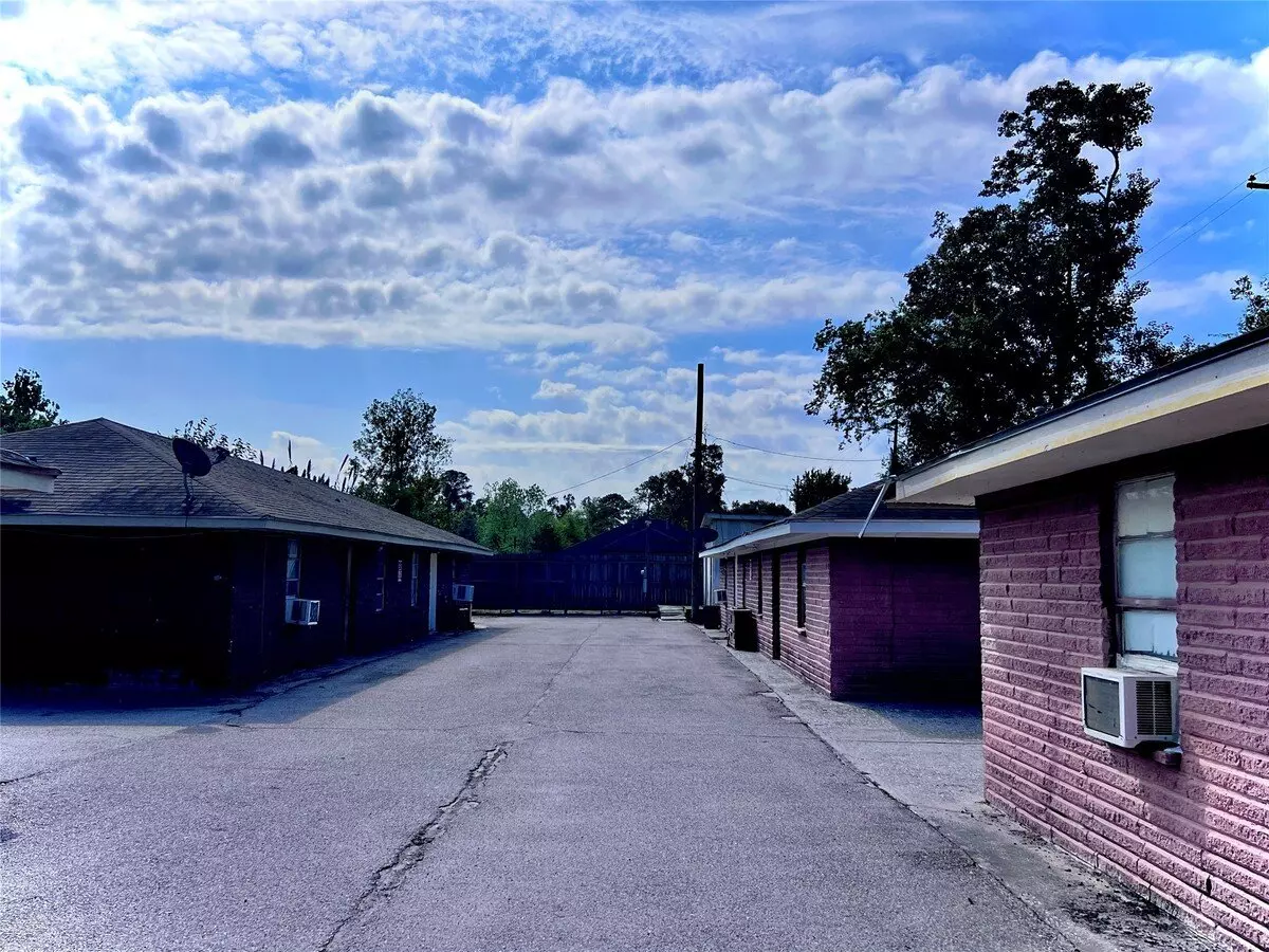 Highland Village photo 3