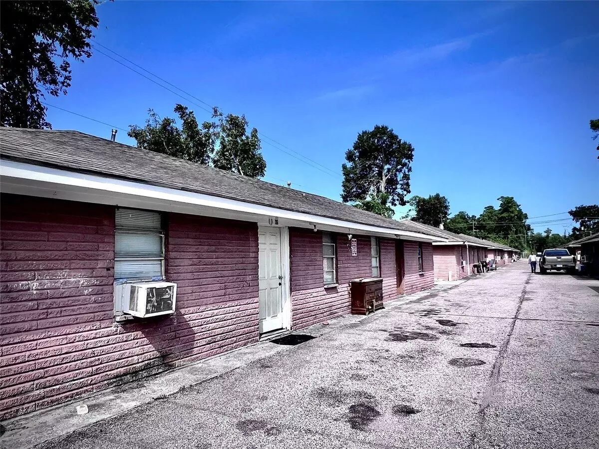 Highland Village photo 4