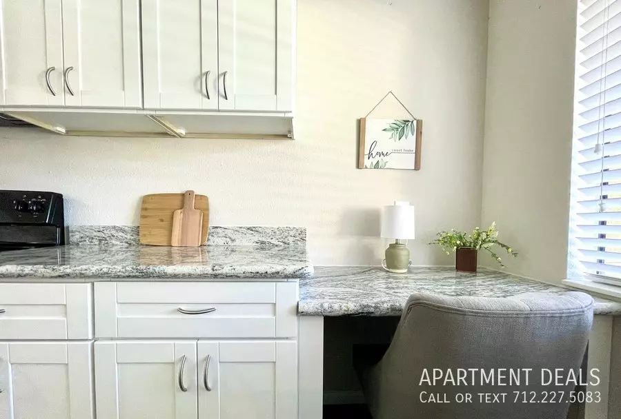 1885 Augusta Drive, Houston, TX 77057 photo 3