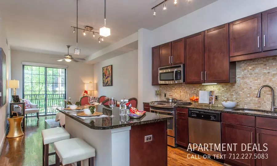 1906 Yorktown Street, Houston, TX 77056 photo 4