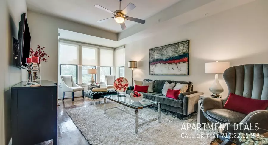 1906 Yorktown Street, Houston, TX 77056 photo 3