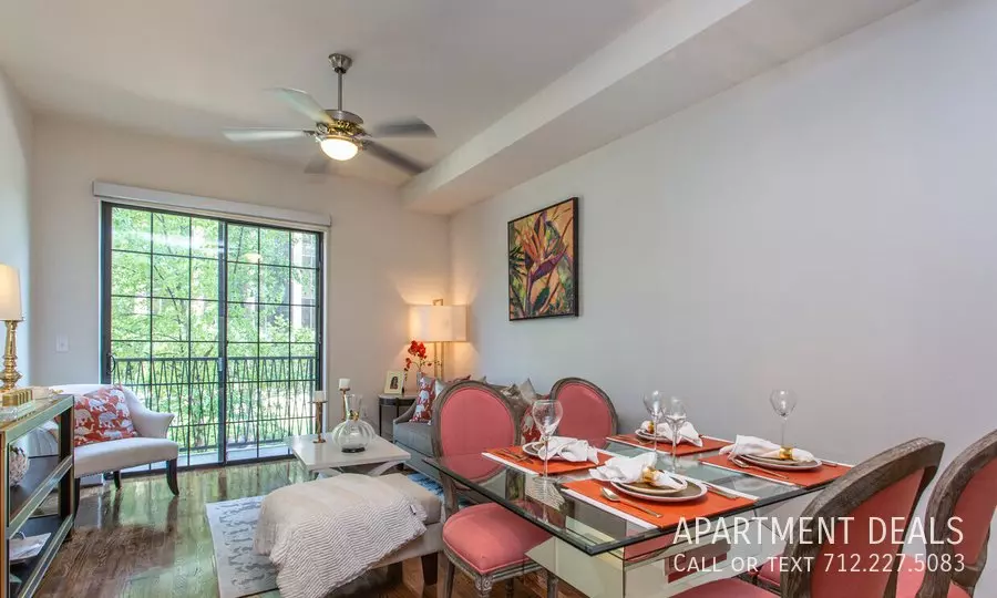 1906 Yorktown Street, Houston, TX 77056 photo 5
