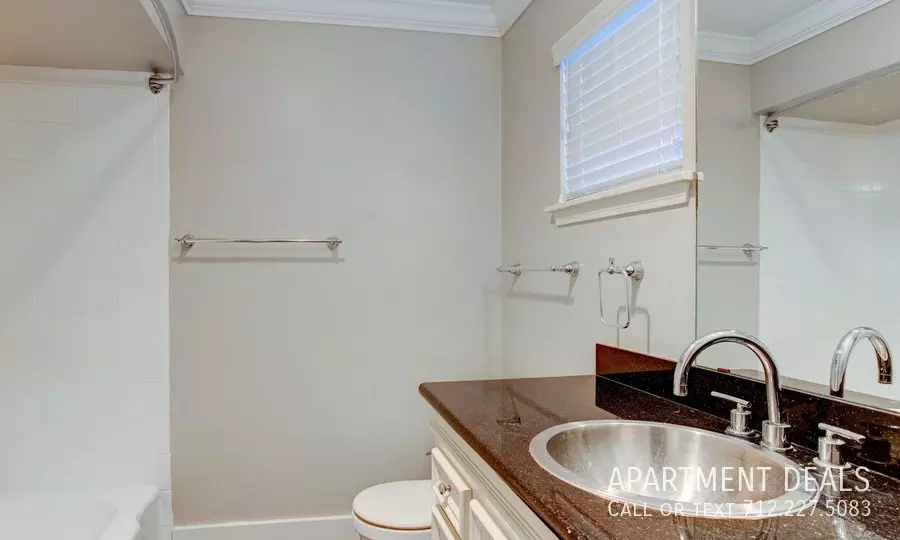 1909 Portsmouth Street, Houston, TX 77098 photo 3