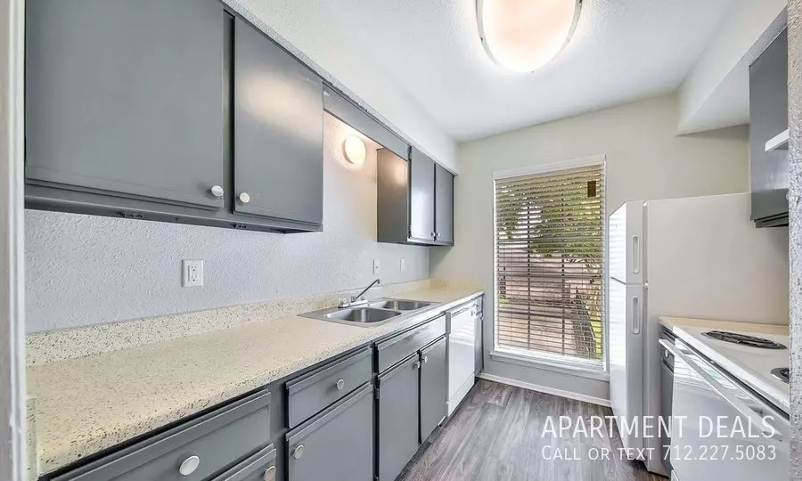 20 Alvarado Drive, Houston, TX 77035 photo 5
