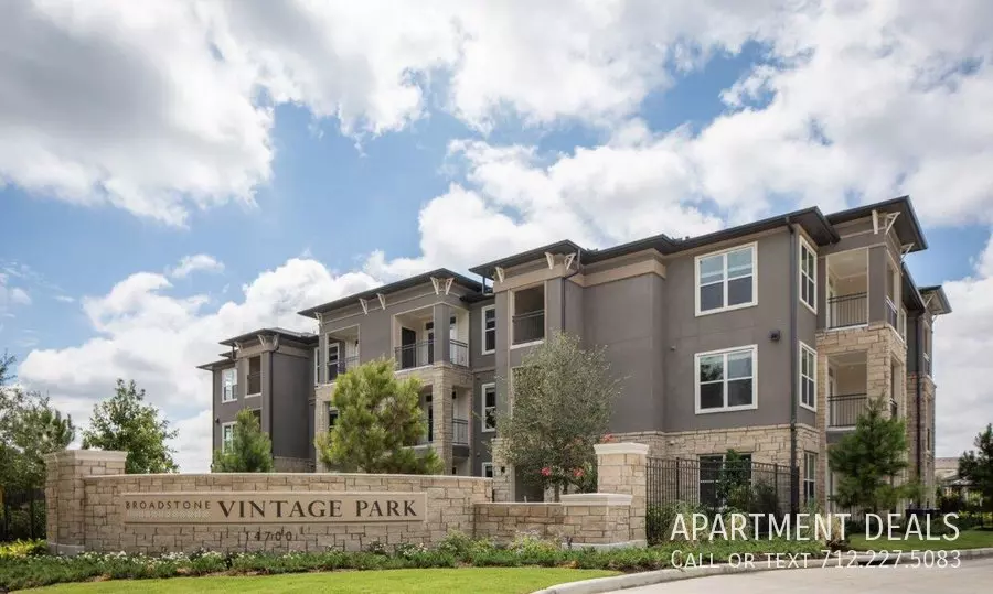 20618 Terlizzi Way, Houston, TX 77070 photo 2
