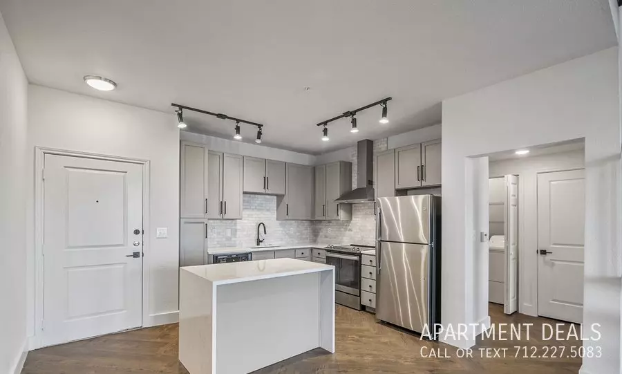 2127 Allen Parkway, Houston, TX 77019 photo 2
