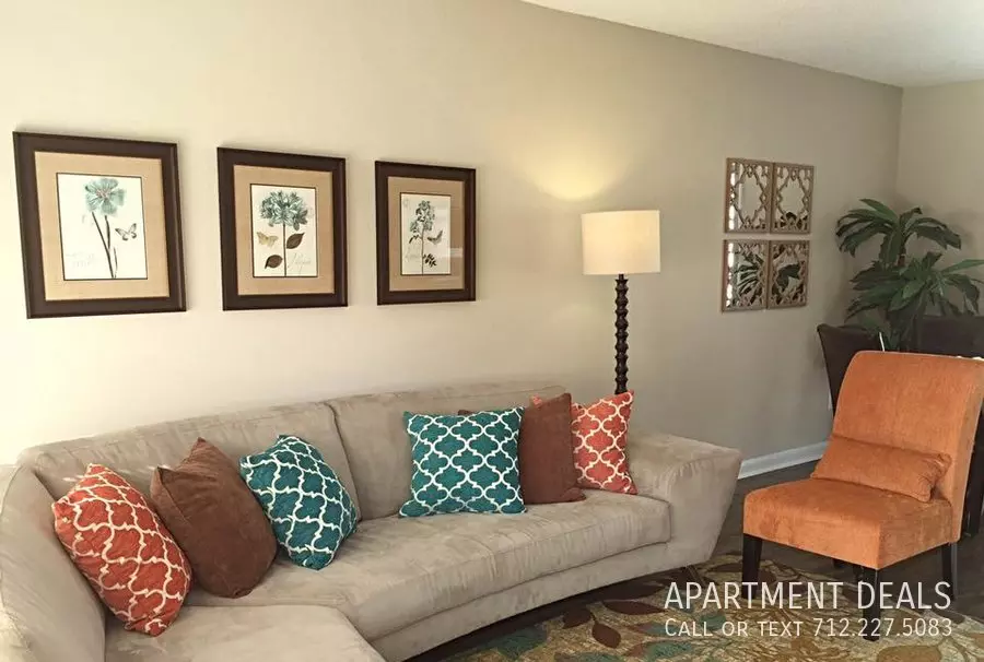 215 Hillcroft Avenue, Houston, TX 77081 photo 4