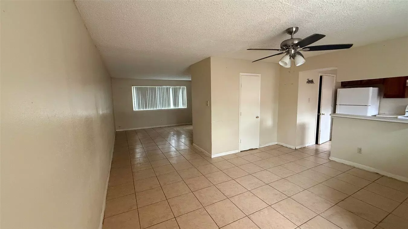 2155 Hazlitt Drive, Houston, TX 77032 photo 3