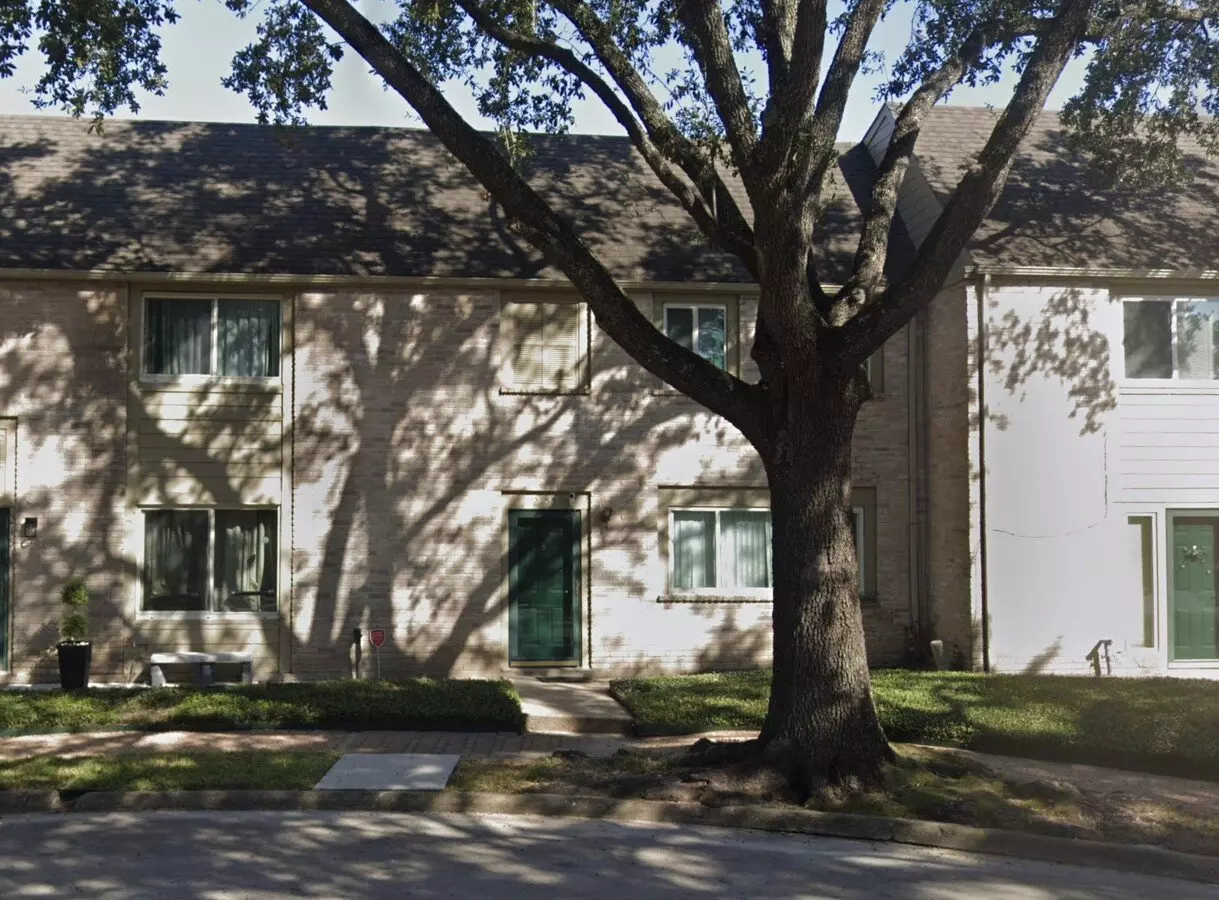 2155 Hazlitt Drive, Houston, TX 77032 photo 2