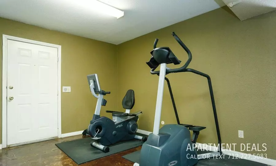 22 Charleston Park Drive, Houston, TX 77025 photo 5