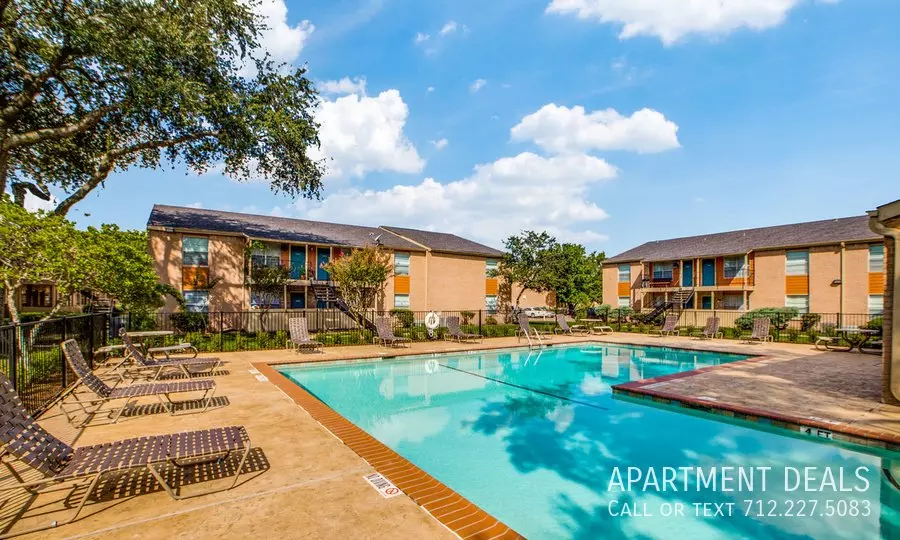 22 Sands Point Drive, Houston, TX 77036 photo 4