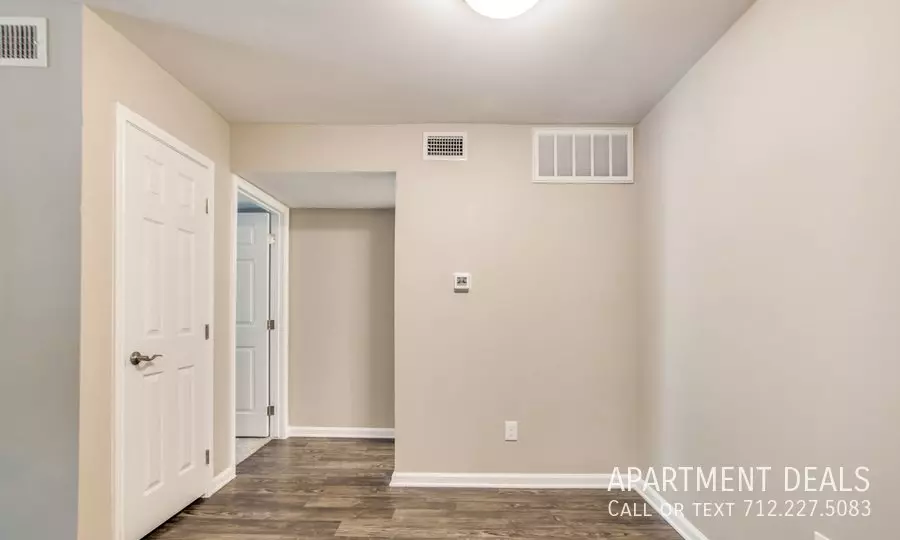 22 Sands Point Drive, Houston, TX 77036 photo 3