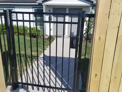 2202 Solo Street, Houston, TX 77020 photo 3