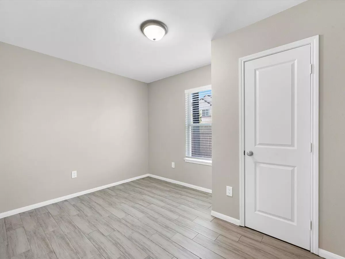 2202 Solo Street, Houston, TX 77020 photo 2