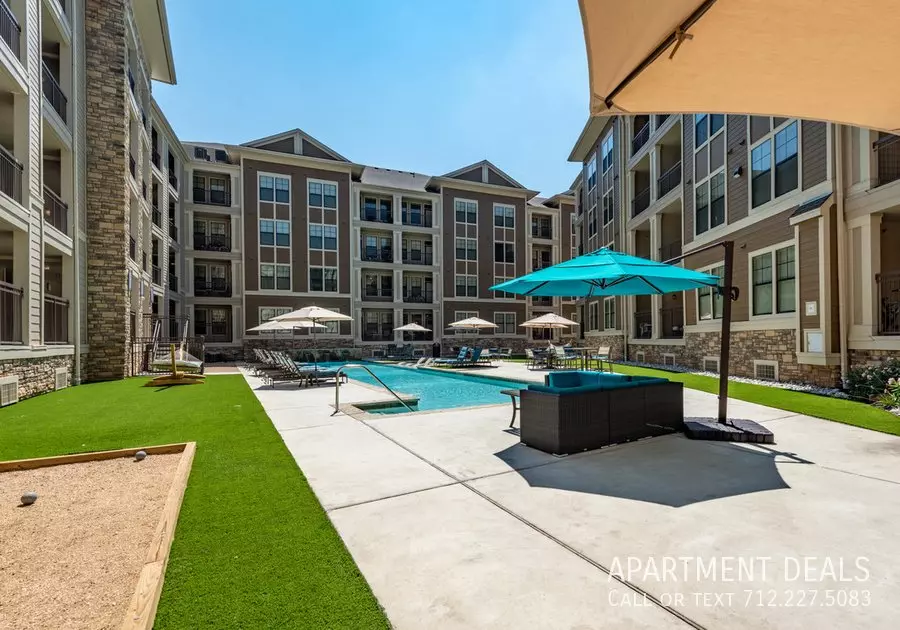 2211 West 11th Street, Houston, TX 77008 photo 5