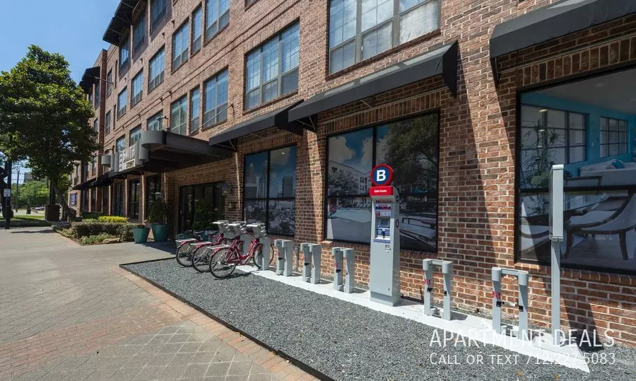 2228 Smith Street, Houston, TX 77002 photo 2