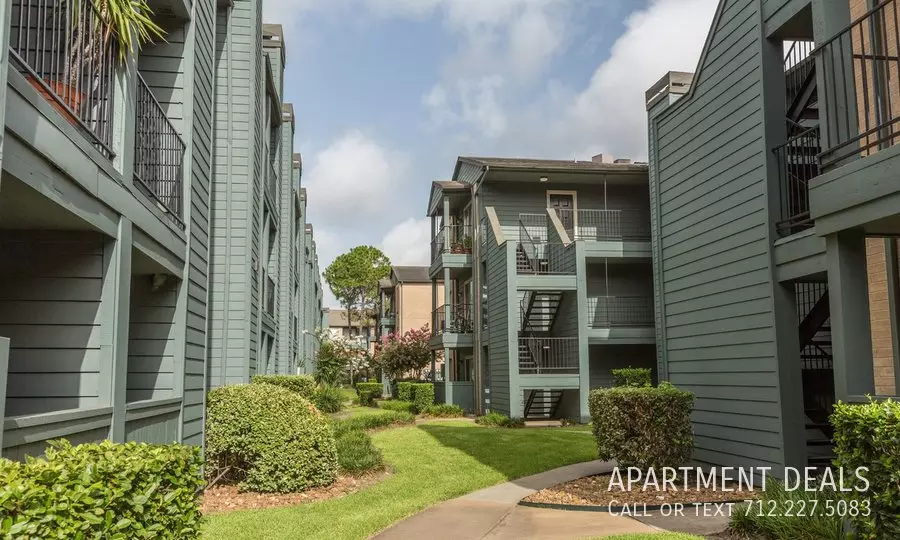 2256 Holly Hall Street, Houston, TX 77054 photo 2